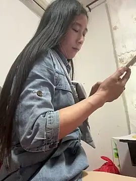 Snapshot of crhong666 chatting on 04-11-26, 12:29 crhong666 online show from 04-11-26, 12:29