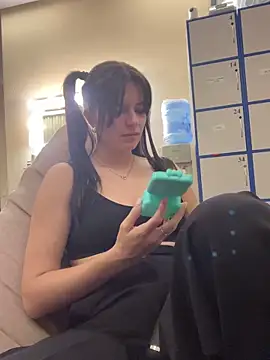 kimberlyy77 online show from 09-26-25, 06:15