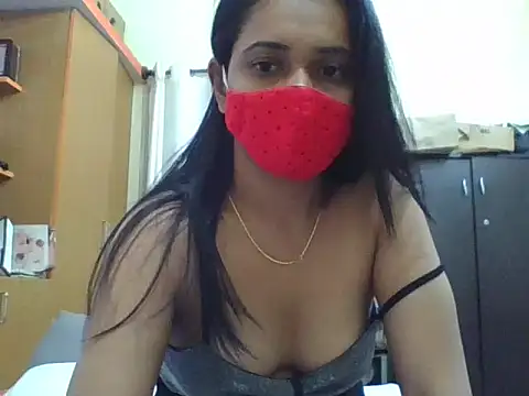 Curvyqueenz online show from 12-18-25, 05:50