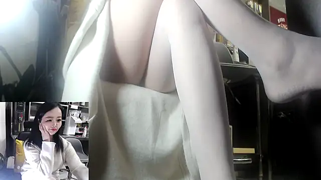 Eileen-L online show from 10-28-25, 12:59