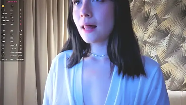 Honeey Beee online show from 09-12-25, 07:13