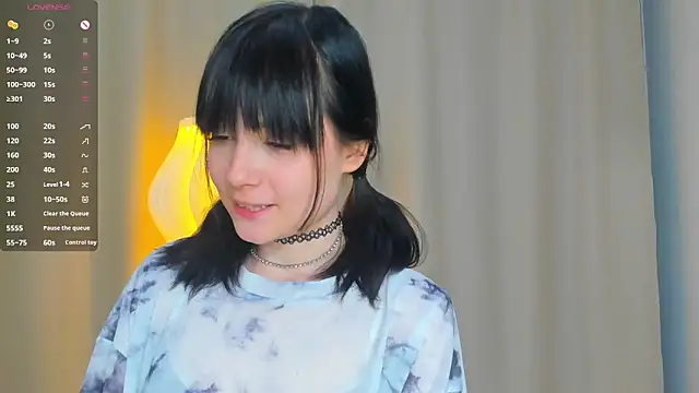 Honeey Beee online show from 09-23-25, 07:43