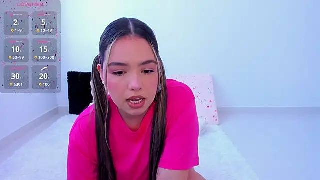 Alana Banana  online show from 10-22-25, 04:17