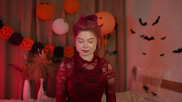 Stella Vanila online show from 10-28-25, 11:36