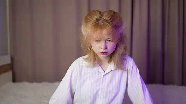 Stella Vanila online show from 10-04-25, 11:17