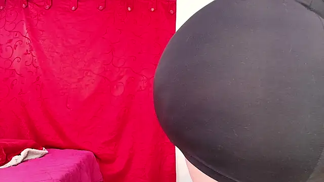 Snapshot of dominant_hipss chatting on 10-10-25, 02:51 dominant hipss online show from 10-10-25, 02:51