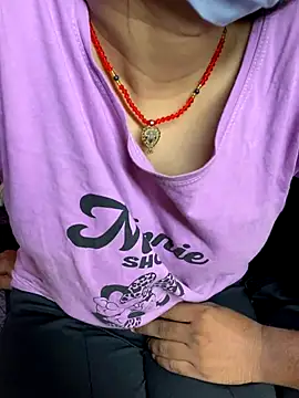 Snapshot of the_Shinchan@xh chatting on 09-12-25, 06:07 the Shinchanxh online show from 09-12-25, 06:07