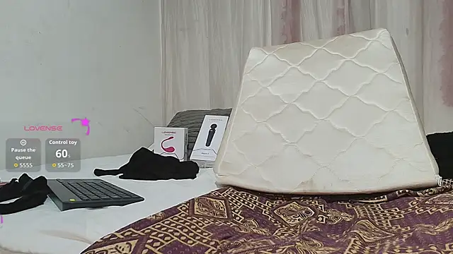 Catherine mature45 online show from 04-30-26, 08:57