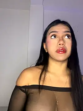 Michelle johnson  online show from 10-18-25, 05:15