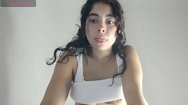 lily robertss  online show from 04-16-26, 02:56