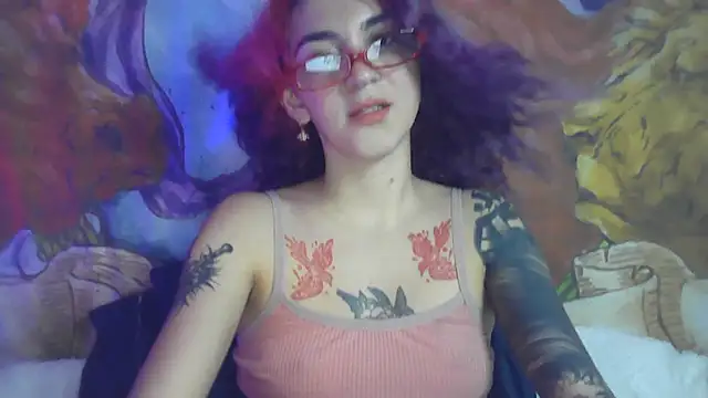 Snapshot of peetitefairy chatting on 01-17-26, 02:15 peetitefairy online show from 01-17-26, 02:15