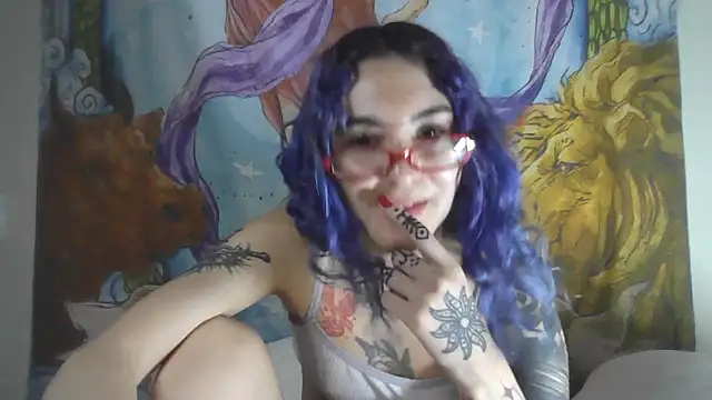 Snapshot of peetitefairy chatting on 02-11-26, 04:12 peetitefairy online show from 02-11-26, 04:12