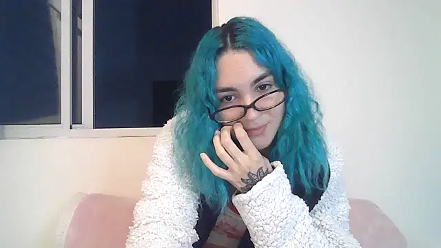 Snapshot of peetitefairy chatting on 10-15-25, 04:11 peetitefairy online show from 10-15-25, 04:11
