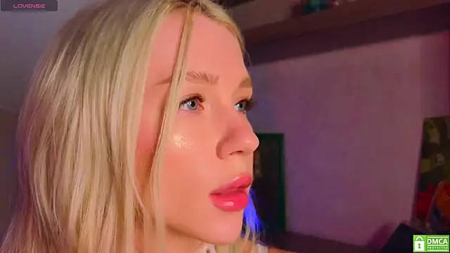 KittenFang online show from 04-06-26, 10:55