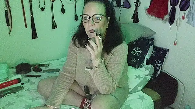 honey47 online show from 12-15-25, 08:47