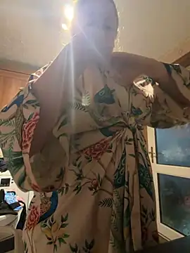 Missmissymee online show from 10-04-25, 06:20