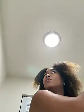 LuckyKhloe online show from 05-26-26, 12:47