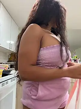 LuckyKhloe online show from 10-06-25, 01:56