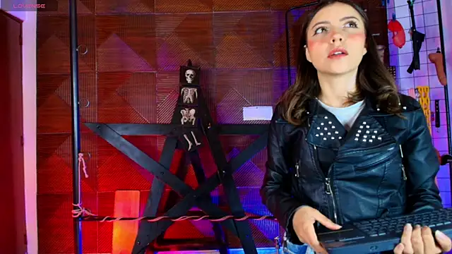 Misstresss aurora bdsm online show from 05-28-26, 02:23