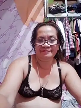 Snapshot of vickyhot1966 chatting on 05-22-26, 12:25 vickyhot1966 online show from 05-22-26, 12:25