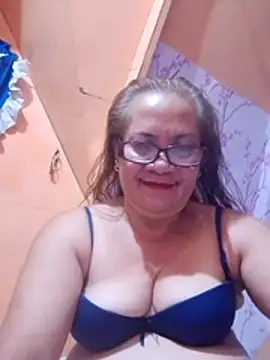 Snapshot of vickyhot1966 chatting on 06-17-26, 07:57 vickyhot1966 online show from 06-17-26, 07:57