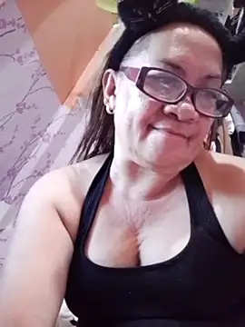 Snapshot of vickyhot1966 chatting on 06-18-26, 08:13 vickyhot1966 online show from 06-18-26, 08:13