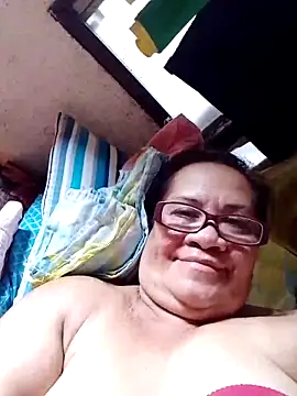 Snapshot of vickyhot1966 chatting on 05-25-26, 04:56 vickyhot1966 online show from 05-25-26, 04:56