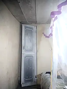 Dung-Thao19 online show from 10-31-25, 01:52