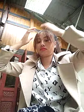 Dung-Thao19 online show from 10-26-25, 05:52