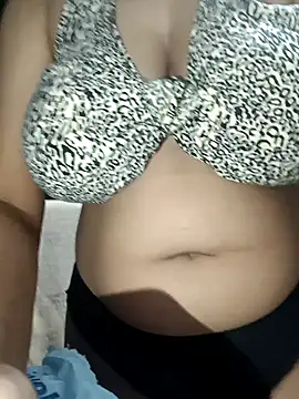 Hott Muskan online show from 12-15-25, 06:36