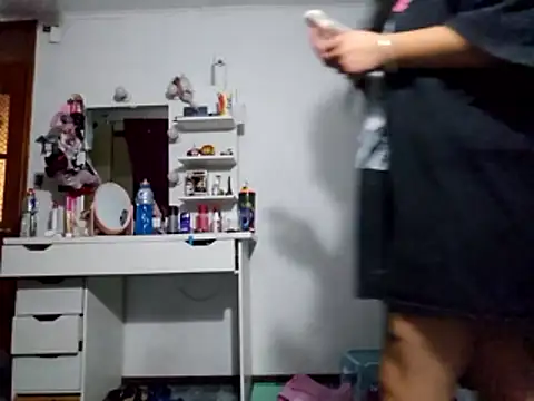 Snapshot of _aika666_ chatting on 02-15-26, 04:13 aika666 online show from 02-15-26, 04:13