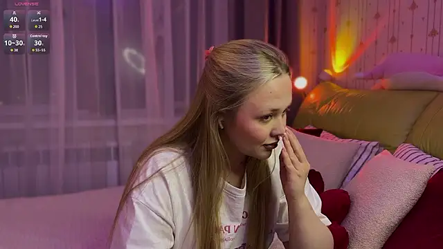 Estella Elwood online show from 03-04-26, 06:15