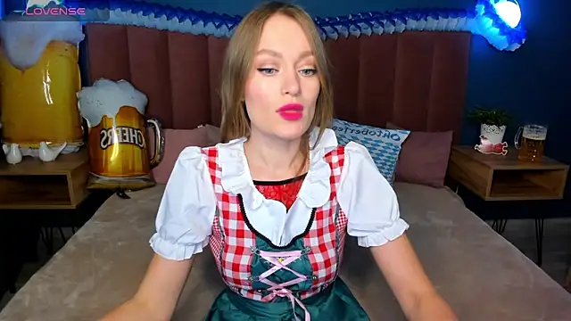 EvelynPoole online show from 09-29-25, 01:23