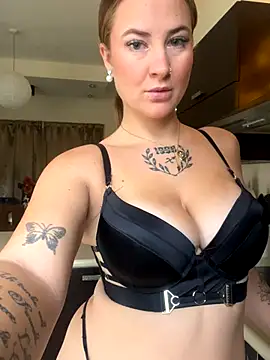 ManjaWinkler online show from 11-26-25, 06:57