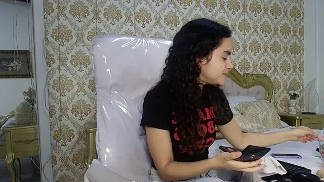 JessB  online show from 11-11-25, 06:14