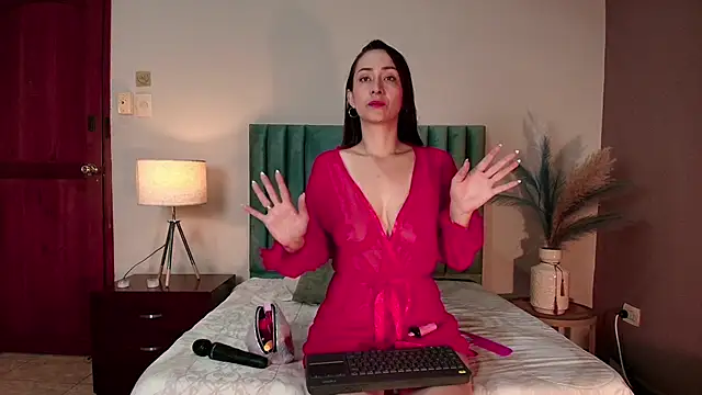 DaphneBeaumont online show from 10-13-25, 12:18