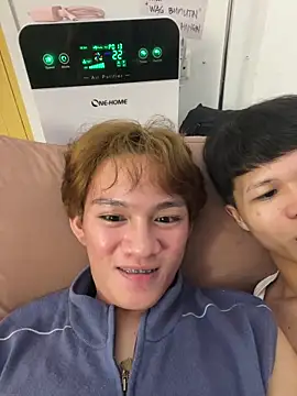 Snapshot of urasiantwinkbigcock chatting on 11-13-25, 06:12 urasiantwinkbigcock online show from 11-13-25, 06:12