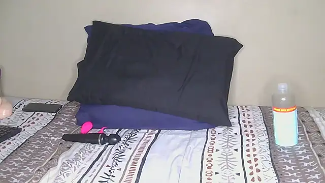 Snapshot of CherieBlushX chatting on 04-13-26, 04:16 CherieBlushX online show from 04-13-26, 04:16