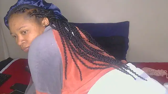 Snapshot of CherieBlushX chatting on 07-13-26, 04:34 CherieBlushX online show from 07-13-26, 04:34