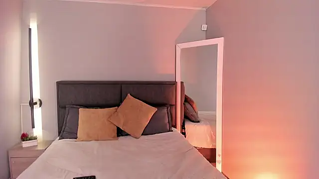 Emma  clark  online show from 01-15-26, 12:52