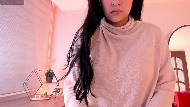 Emma  clark  online show from 12-19-25, 12:40