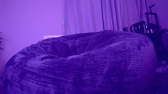 Snapshot of LeeCox chatting on 02-11-25, 02:24 LeeCox online show from 02-11-25, 02:24