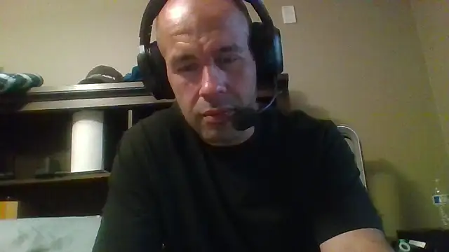 Snapshot of LeeCox chatting on 09-27-25, 10:21 LeeCox online show from 09-27-25, 10:21