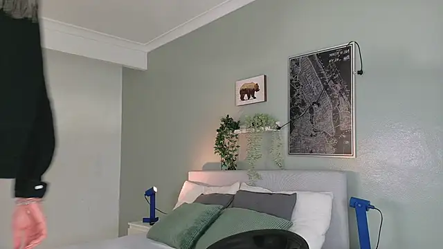 Nickifox   online show from 10-11-25, 07:26