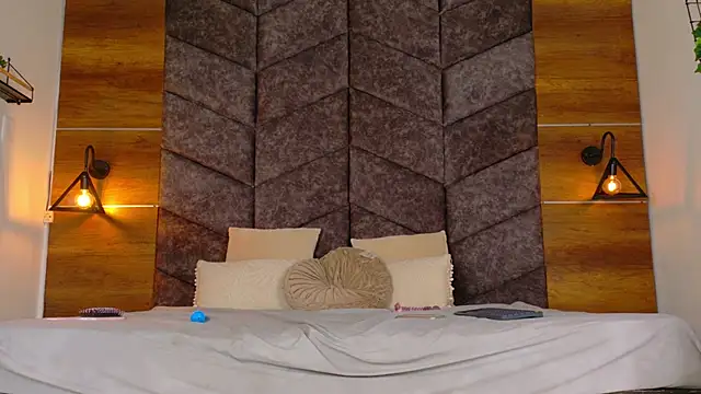 Nickifox   online show from 01-10-26, 07:47