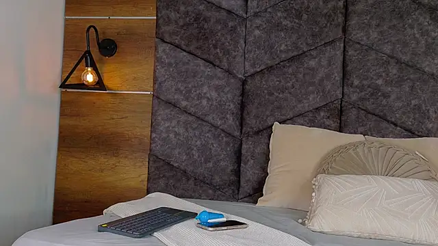 Nickifox   online show from 01-09-26, 07:32