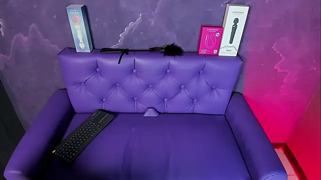 Lili milk20 online show from 10-17-25, 07:15