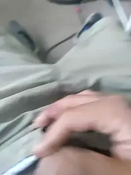 Hzbrandon11 online show from 04-28-26, 04:44