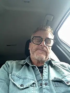 Axl hot online show from 05-15-26, 03:43