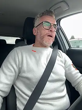 Axl hot online show from 04-01-26, 03:31